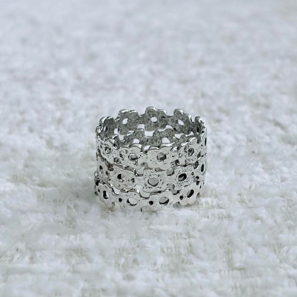 Daisy Chain Stackable Rings Set 8.5 New - Picture 2 of 6
